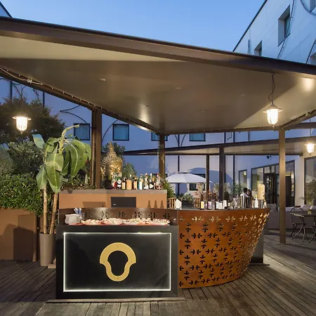 Neo Hotel 4*